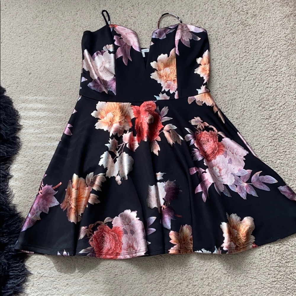 Floral dress LIKE NEW